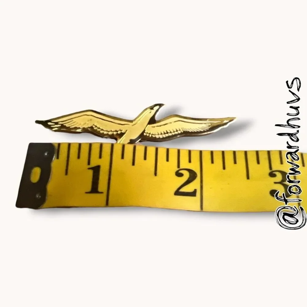 Vintage Gold Tone Flying Seagull Bird Lapel Hat Tie Pin